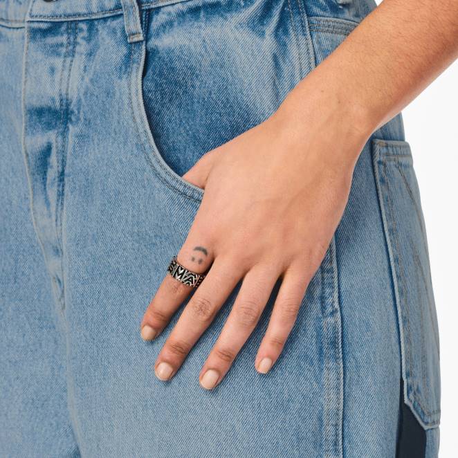 la bague gravée monogramme Marc Jacobs R8NP459