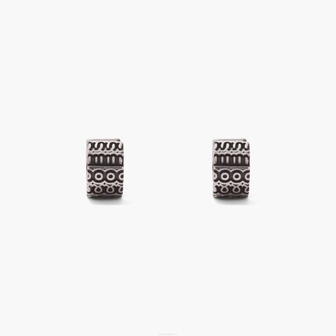 les créoles gravées du monogramme Marc Jacobs R8NP439