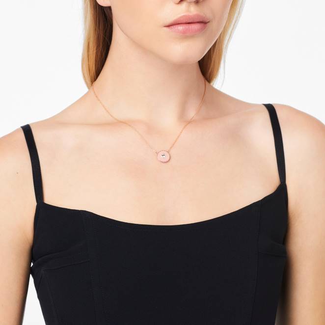 le pendentif médaillon Marc Jacobs R8NP420