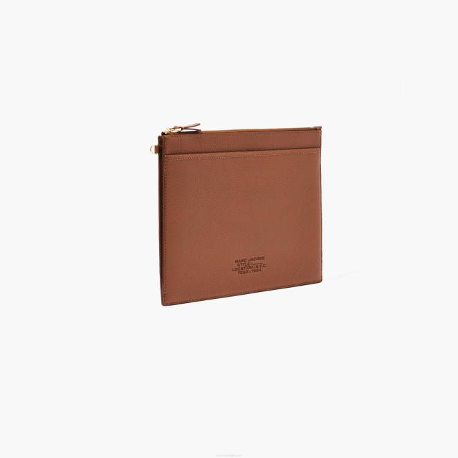 le grand bracelet en cuir Marc Jacobs R8NP231