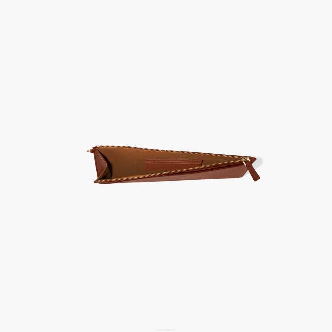 le grand bracelet en cuir Marc Jacobs R8NP231