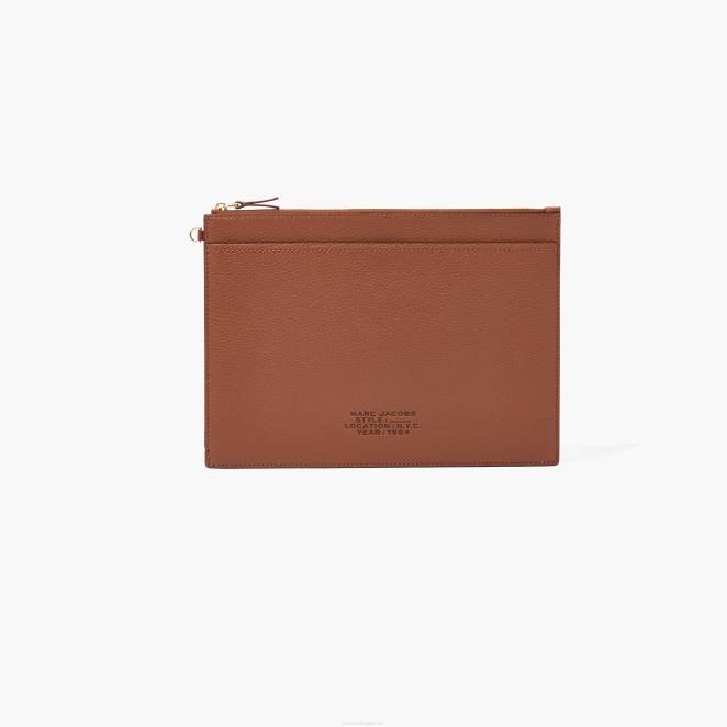 le grand bracelet en cuir Marc Jacobs R8NP231