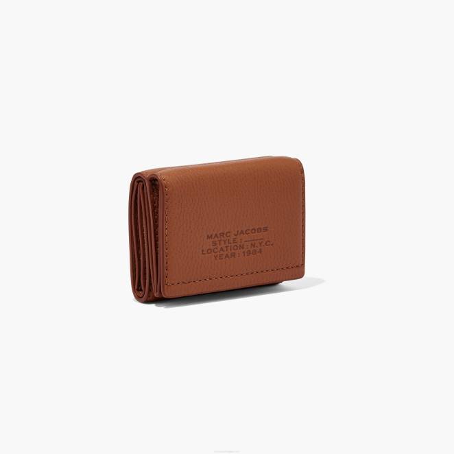 le portefeuille moyen à trois volets en cuir Marc Jacobs R8NP233