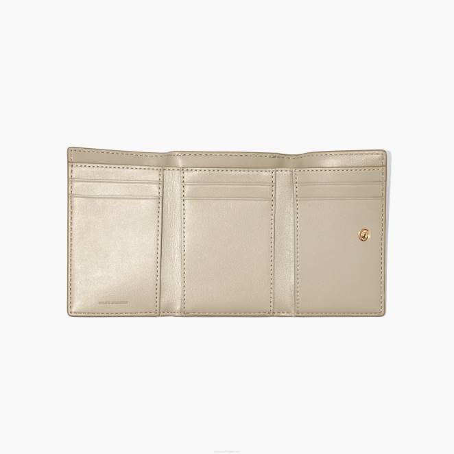 le portefeuille moyen à trois volets monogramme Marc Jacobs R8NP246