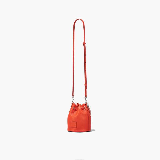 le micro sac seau en cuir Marc Jacobs R8NP121