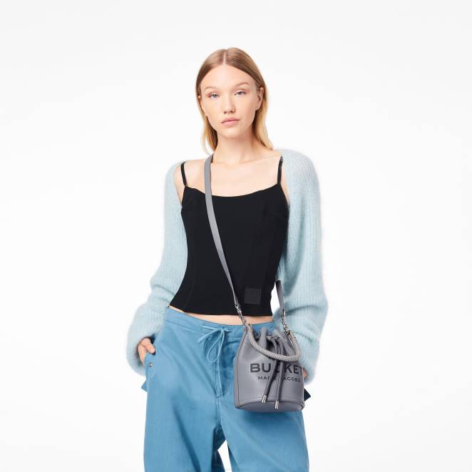 le sac seau en cuir Marc Jacobs R8NP134
